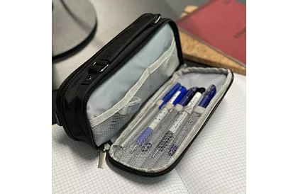 Školská taška - čierna pera s uchom