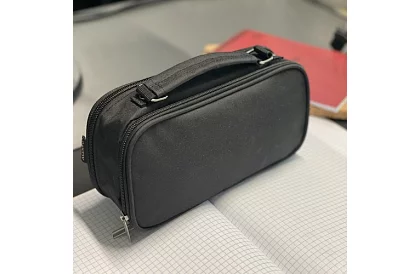 Školská taška - čierna pera s uchom