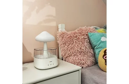 Zvlhčovač s led nočnou lampou s efektom dopadajúceho dažďa