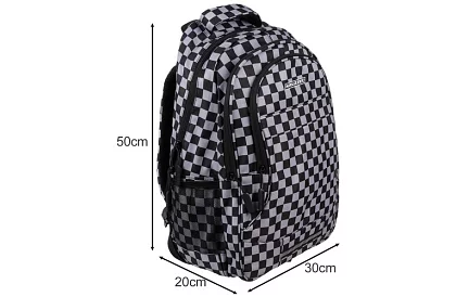 Batoh s kapacitou 30 litrov – šachovnica
