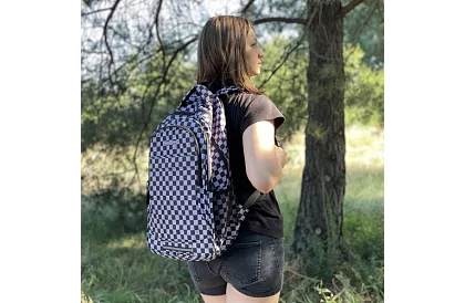 Batoh s kapacitou 30 litrov – šachovnica