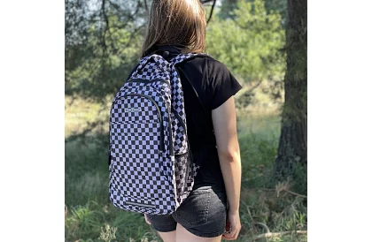 Batoh s kapacitou 30 litrov – šachovnica