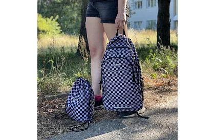 Batoh s kapacitou 30 litrov – šachovnica