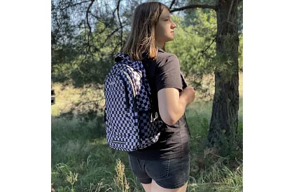 Batoh s kapacitou 22 litrov – šachovnica