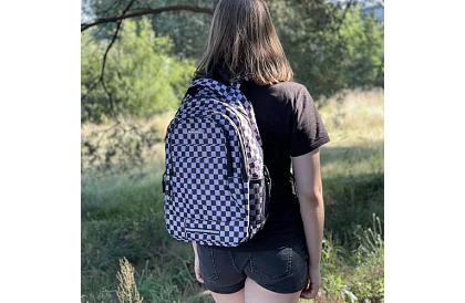 Batoh s kapacitou 22 litrov – šachovnica