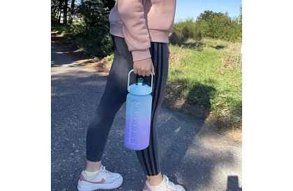 Veľká motivačná fľaša na vodu 2000 ml