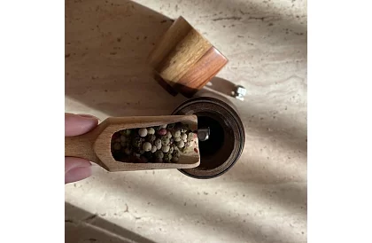 Akáciové ručné mlynčeky na korenie – sada 2 kusy