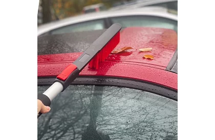 Teleskopická škrabka na ľad a kefa na sneh