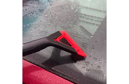 Teleskopická škrabka na ľad a kefa na sneh