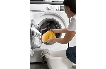 Zlatý saténový behúň – šerpa na stôl 900 × 36 cm