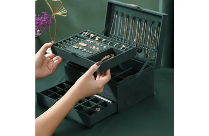 Elegantná semišová šperkovnica – zelená