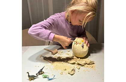 Dinozauří vajce 15 cm - malý archeológ