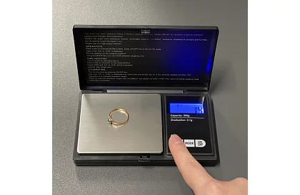 Váha s podsvieteným displejom na šperky 0,1 g až 500 g