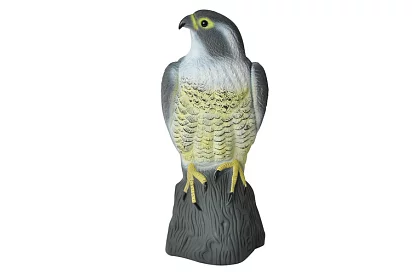 Plašič vtákov – realistický sokol