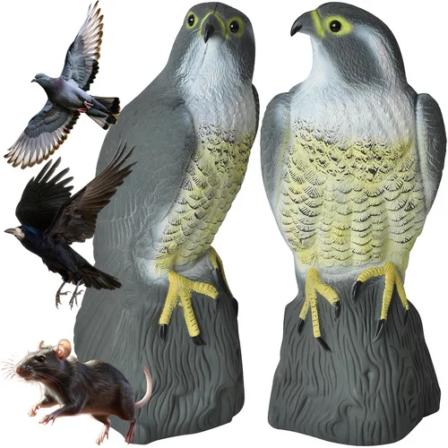 Plašič vtákov – realistický sokol