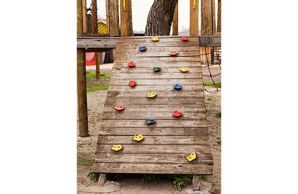 Lezecké chyty – lezecká sada pre deti 13 kameňov + 2 madlá