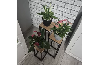 Kvetinový stolík - 3 úrovňový