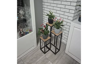 Kvetinový stolík - 3 úrovňový