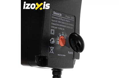 Univerzálny napájací zdroj – nabíjačka 3–12 V so 6 konektormi