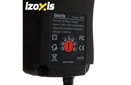 Univerzálny napájací zdroj – nabíjačka 3–12 V so 6 konektormi