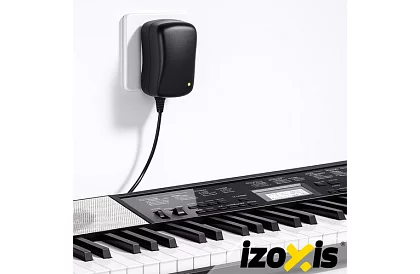 Univerzálny napájací zdroj – nabíjačka 3–12 V so 6 konektormi