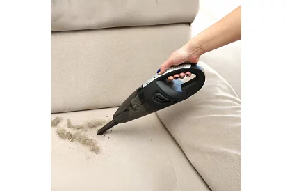 Bezdrôtový ručný vysávač do auta