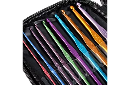 Háčkovacia sada v puzdre pre začiatočníkov aj pokročilých – 69 dielov