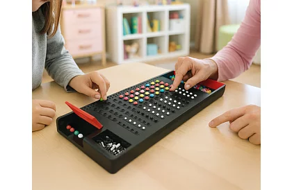 Logická stolná pamäťová hra Mastermind