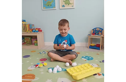 Montessori puzzle – skladanie tvarov a farieb