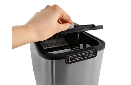 Výrobník ľadových kociek – 12 kg/deň