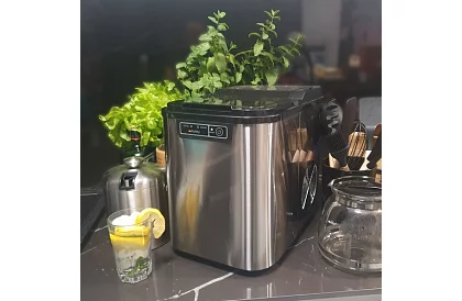 Výrobník ľadových kociek – 12 kg/deň