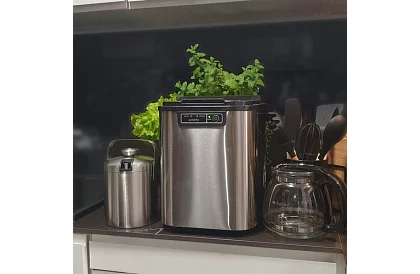 Výrobník ľadových kociek – 12 kg/deň