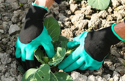 Záhradnícke rukavice s pazúrikmi – pre ľahké hrabanie