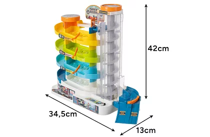 Parkovací dom s dráhou a elektrickým výťahom