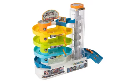 Parkovací dom s dráhou a elektrickým výťahom