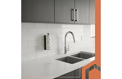 Nástenný držiak na papierové utierky 25 cm – čierny