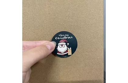 Vianočné samolepky na role – 500 kusov