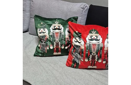 Dekoratívny poťah na vankúš 40x40 cm – červený Lúskacíček