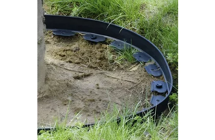 Neviditeľný obrubník 4 cm x 10 m - Záhradný okraj čierny + 20 kolíkov