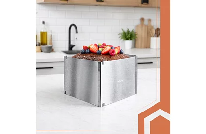 Nastaviteľná obdĺžniková forma na tortu 20–38 × 24–45 cm, výška 15 cm