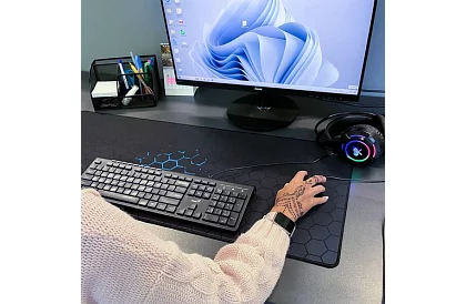Veľká podložka pod myš a klávesnicu – 90 x 40 cm