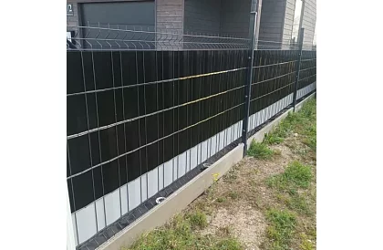 Stínící páska na plot čierna – panelová 450 g/m2 + klipy