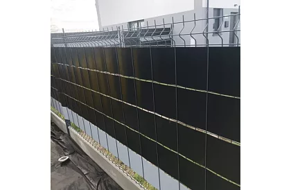 Stínící páska na plot čierna – panelová 450 g/m2 + klipy