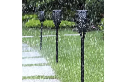 Záhradná lucerna – solárny pochod s efektom plápolajúceho ohňa