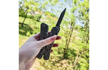 Multifunkčné kliešte – nástroj 13v1 + 11 bitov