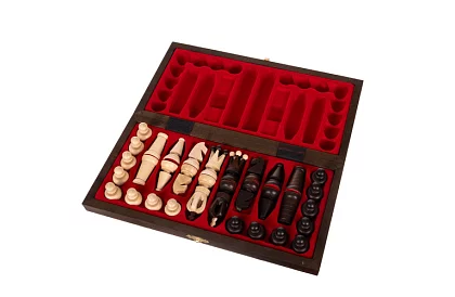 Drevené šachy z habru – elegantná klasika v kufríku