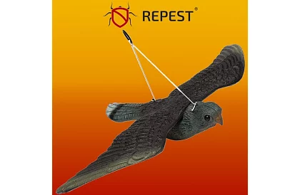 Závesný plašič – realistický sokol