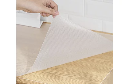 Protiskluzová podložka do šuplíků 300x50 cm