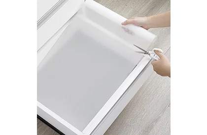 Protiskluzová podložka do šuplíků 300x50 cm