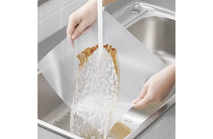 Protiskluzová podložka do šuplíků 300x50 cm